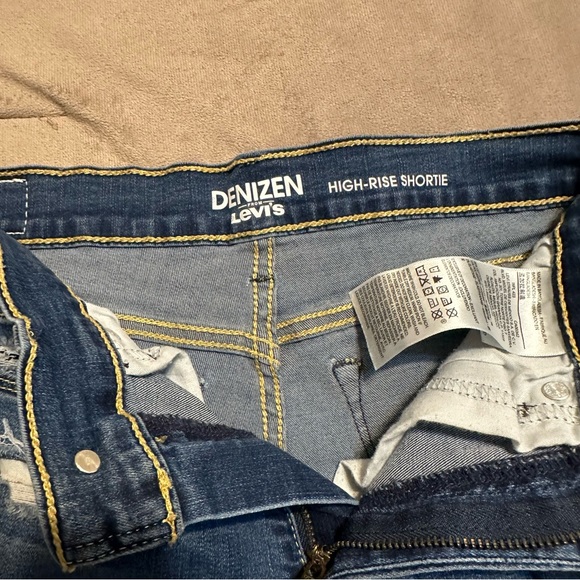 Denizen by Levi’s high rise shortie stretch Jean shorts size 27 - Picture 10 of 12